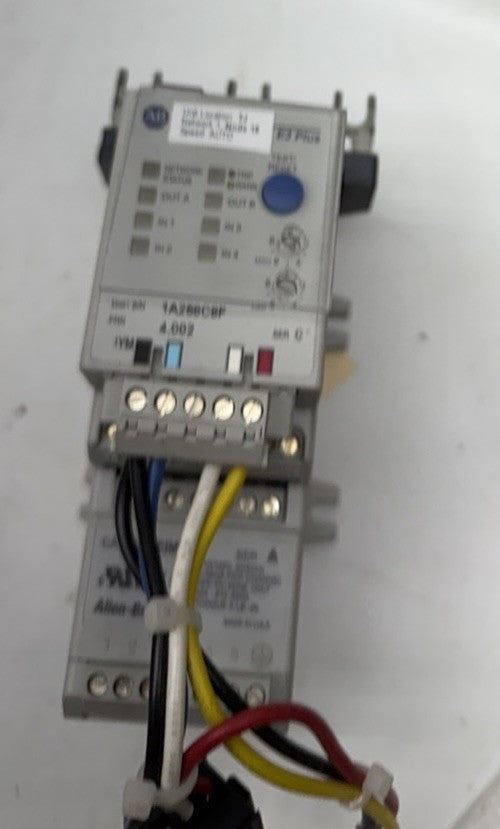 Cracked 592-EC2BC  ALLEN BRADLEY E3 PLUS OVERLOAD RELAY 592EC2BC /C 3-15 Amp