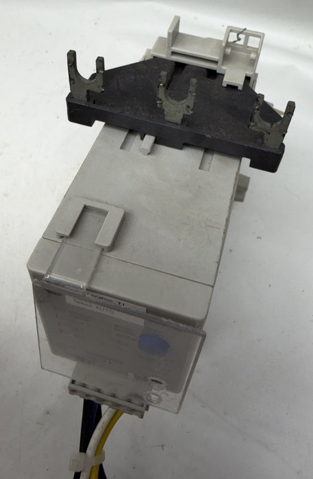 Cracked 592-EC2BC  ALLEN BRADLEY E3 PLUS OVERLOAD RELAY 592EC2BC /C 3-15 Amp