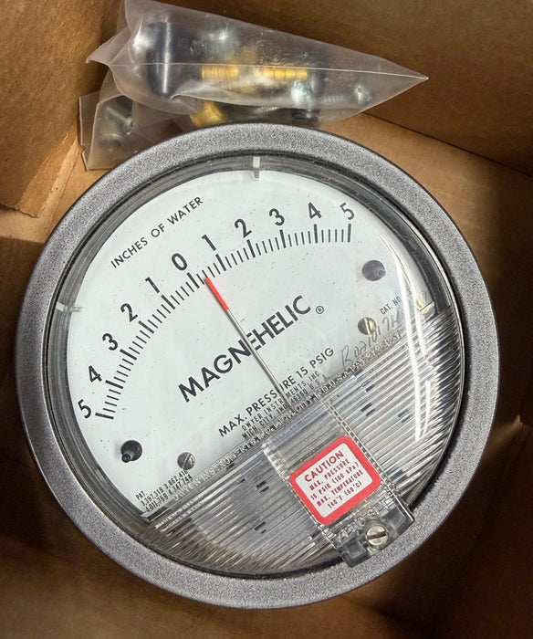 Dwyer Magnehelic 2310 Differential Pressure Gauge -5 - 5 Inches Of Water INH20