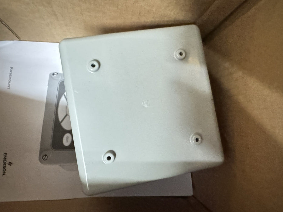 1056 NEW IN THE BOX 1056-03-21-38-AN EMERSON ROSEMOUNT PH ANALYZER