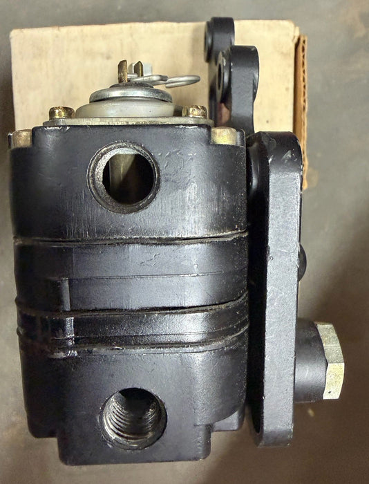 Bellofram Type 80 PNEUMATIC Valve Positioner NIB