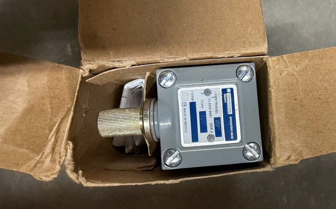9007C54B2 Telemecanique Sensors  Heavy Duty Limit Switch 50074 785901500742