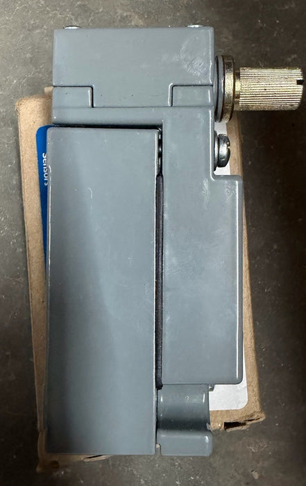 9007C54B2 Telemecanique Sensors  Heavy Duty Limit Switch 50074 785901500742