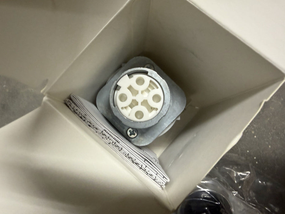 Allen Bradley 800T-J19A    3 Position Selector Switch SPRING RETURN BOTH