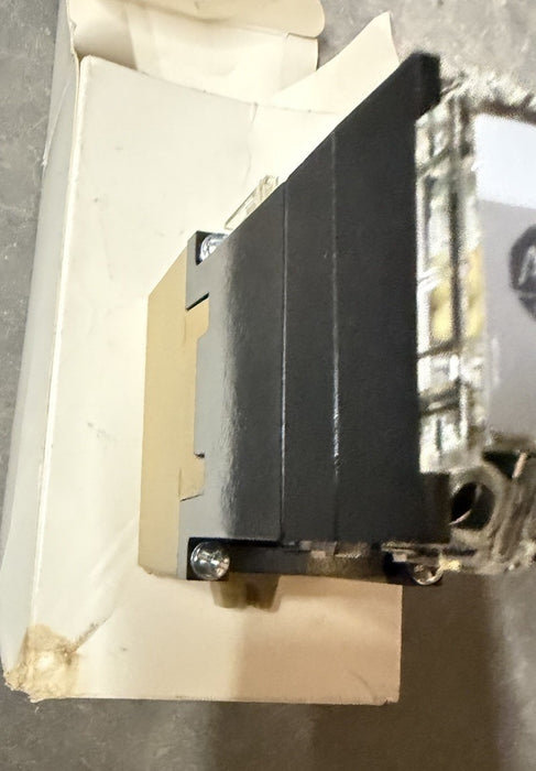 NEW ALLEN BRADLEY 700-P600A1 / 700P600A1 NIB