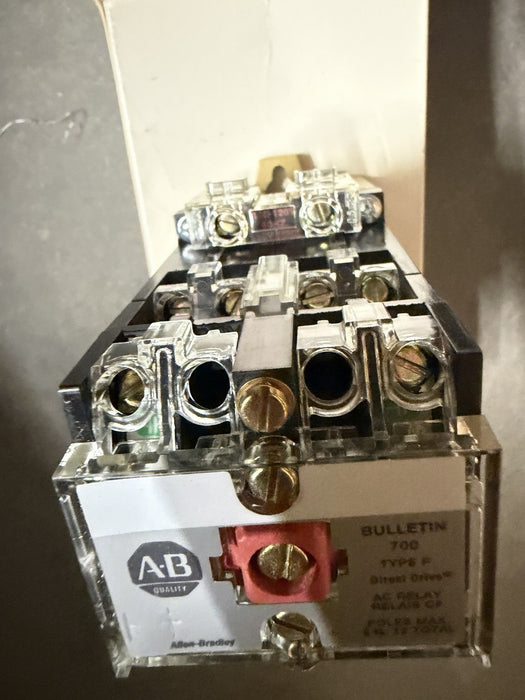 NEW ALLEN BRADLEY 700-P600A1 / 700P600A1 NIB