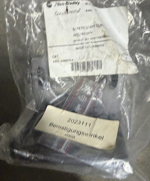 NEW ALLEN-BRADLEY 440L-AMBRK4 AAC RIGHT ANGLE BRACKET SAFETY LIGHT CURTAIN