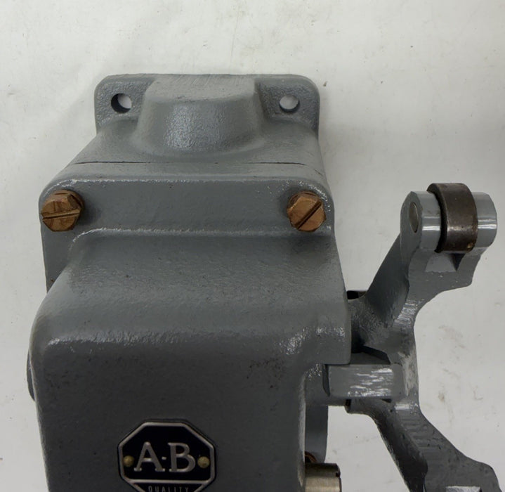 NEW ALLEN BRADLEY 801-CM0144 801-CMO144 FORK LIMIT SWITCH KONESCRANE TROLLEY AB