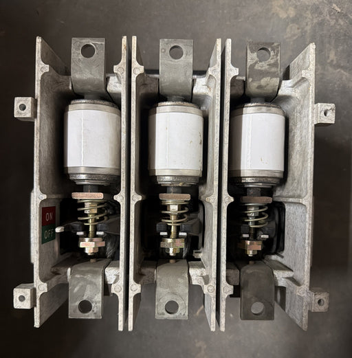 TOSHIBA TYPE CV-1HAU VACUUM CONTACTOR, 100-240 VAC 50/60HZ COIL, 3 POLE