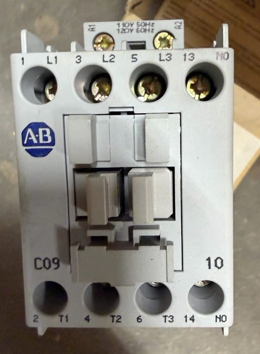 100-C09D10 Contactor AB 100C09D10 PLC New in Box Free Shipping ALLEN BRADLEY PLC
