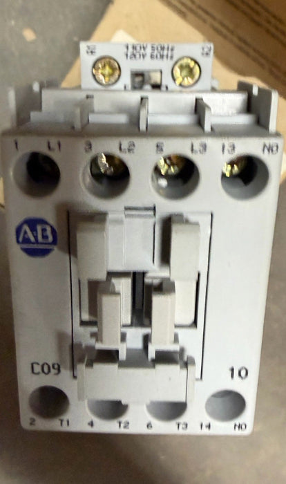 100-C09D10 Contactor AB 100C09D10 PLC New in Box Free Shipping ALLEN BRADLEY PLC
