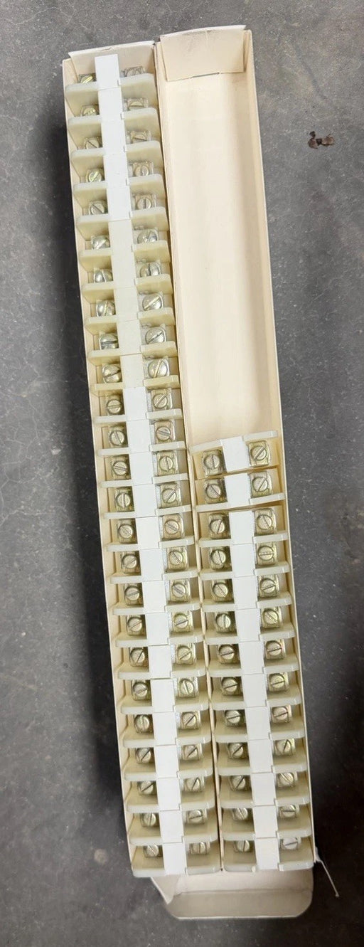 NEW OLD STOCK ALLEN BRADLEY 1492-CD8 TERMINAL BLOCK PACK OF 35