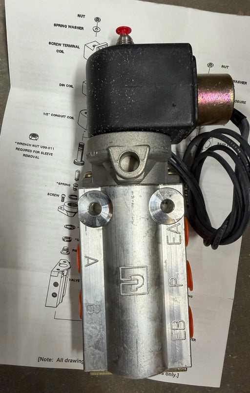 PARKER 73419AN2NN00N0C111P3 4-Way Solenoid Valve NEW IN BOX AIR VALVE