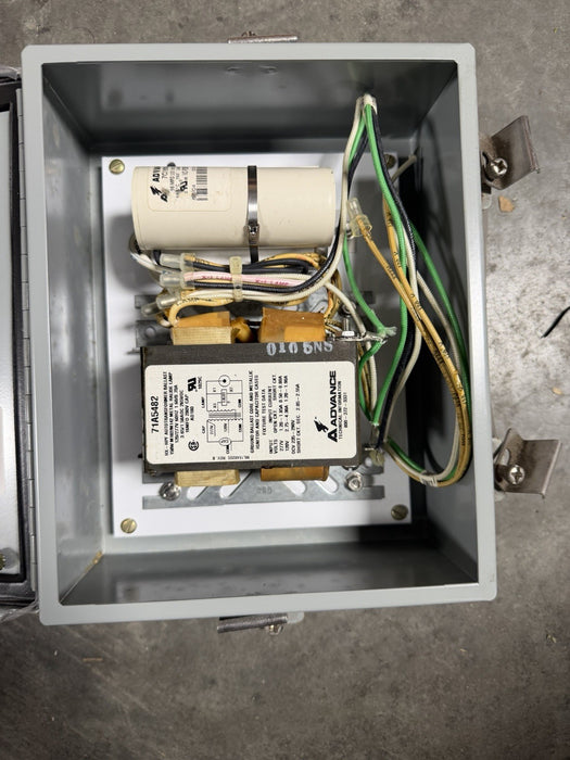 Hoffman A1008CHNF J BOX / Advance 71A5492-001D 150 Watt Metal Halide Ballast KIT