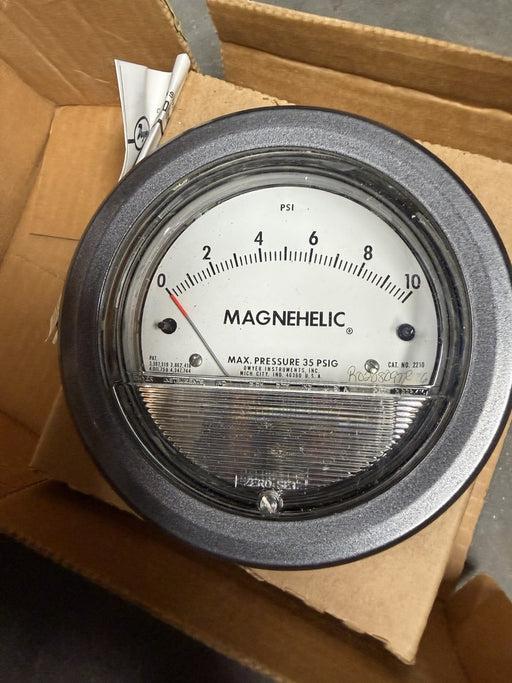 Dwyer Magnehelic 2210 Differential Pressure Gauge 0-10 Inches Of Water INH20