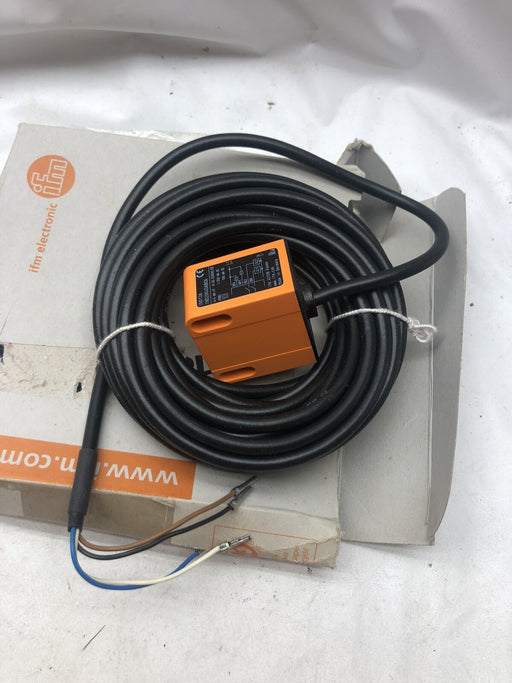 NEW IFM EFECTOR100 IN0126 / IND2004DABOA INDUCTIVE PROXIMITY SENSOR NIB