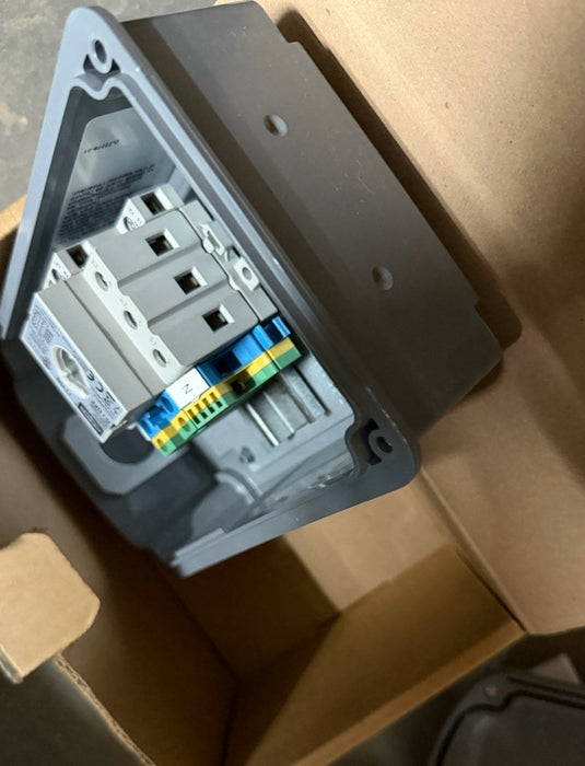 Hubbell HBLDS30ACNK MANUAL MOTOR CONTROLLER 30 AMP CIRCUIT-LOCK DISCONNECT