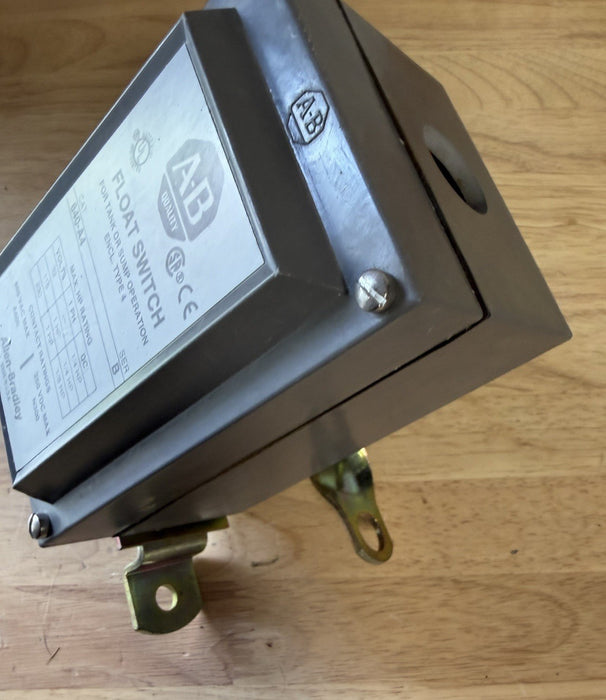840-A4  ALLEN BRADLEY FLOAT SWITCH Sump Level Control