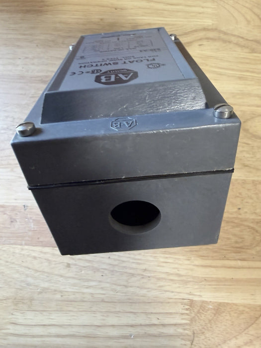 840-A4  ALLEN BRADLEY FLOAT SWITCH Sump Level Control