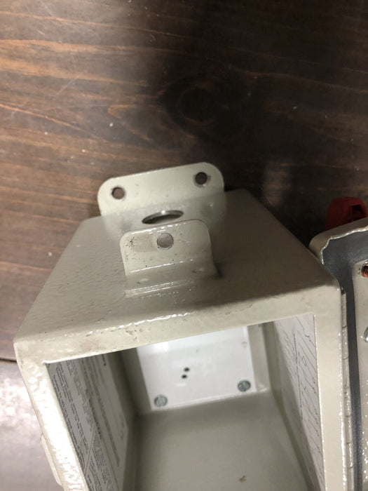 MISSING THE SWITCH ALLEN BRADLEY 194E-FA16E-P11 LOAD / ENCLOSED MOTOR DISCONNECT