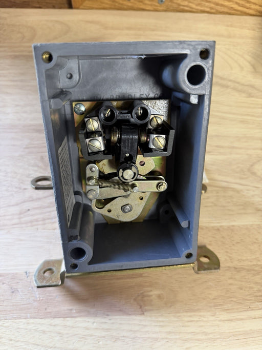840-A4  ALLEN BRADLEY FLOAT SWITCH Sump pump Level Control Switch