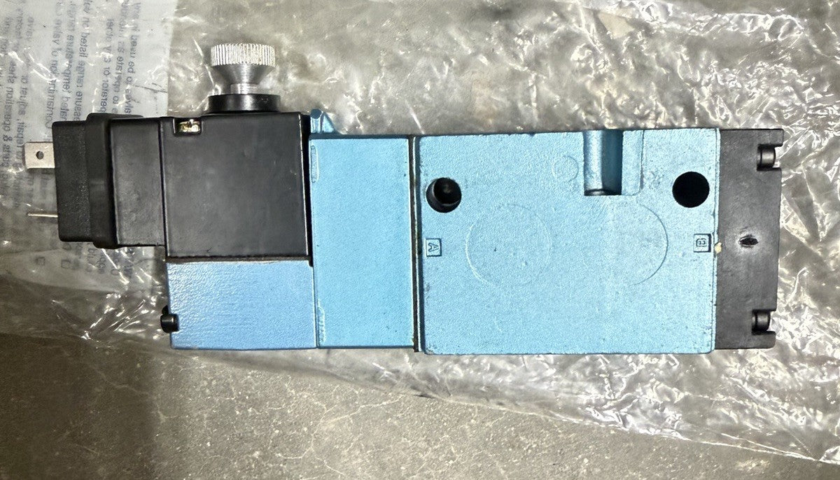 New MAC Valves 811C-PM-594JM-152 Solenoid Valve 110/120V Coil W/ MANUAL OPERATOR