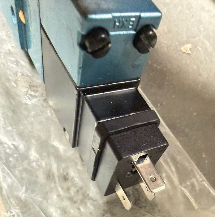 New MAC Valves 811C-PM-594JM-152 Solenoid Valve 110/120V Coil W/ MANUAL OPERATOR