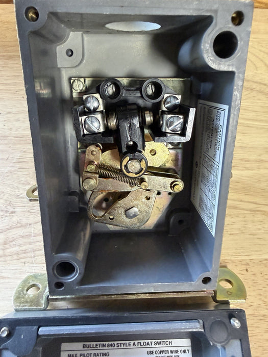 840-A4  ALLEN BRADLEY FLOAT SWITCH Sump pump Level Control Switch