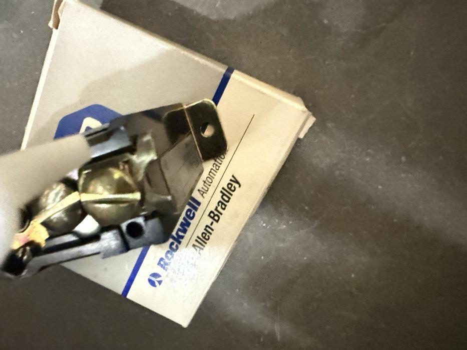 Allen Bradley 815-BOV4 Overload Relay nib