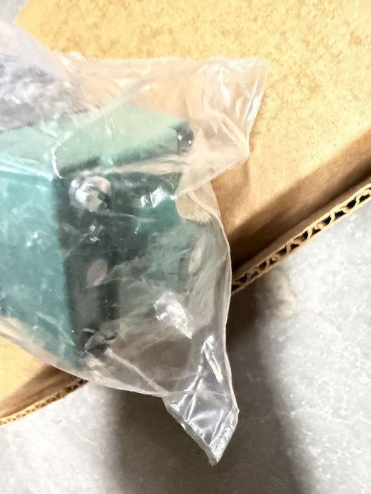 NEW NUMATICS 152SA400K000030 SOLENOID VALVE MK 15 SERIES MK15 120VAC