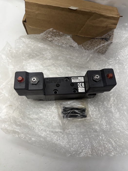 PARKER L7652441153B 1/4" 3-pos dbl Sol Plug In APB 621444 Solenoid Valve 120v