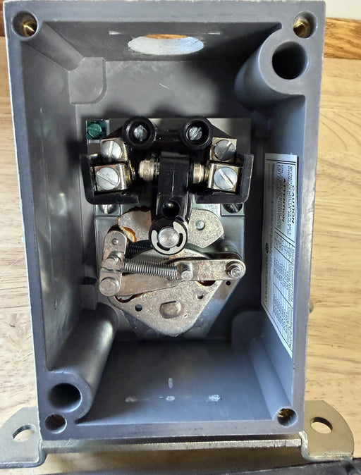 840-A4  ALLEN BRADLEY FLOAT SWITCH