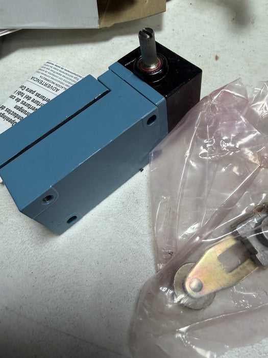 Honeywell LSYUB1A3-2D Micro Switch NEW ADJUSTABLE ROLLER LEVER ARM DOOR PLATE