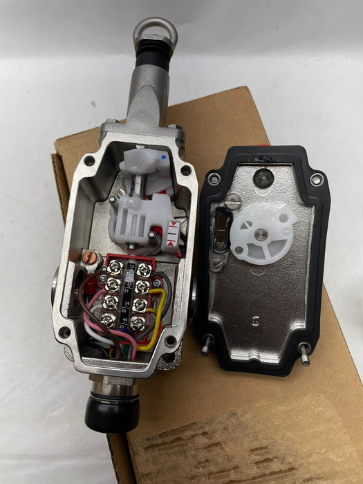 NEW 440E-L22BNSL GUARDMASTER LIFELINE 4 STAINLESS ROPE PULL SWITCH ALLEN BRADLEY