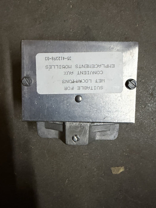 NEW GE LIGHTING SYSTEMS CAT NO. MPM-3PRW FIXTURE FITTING