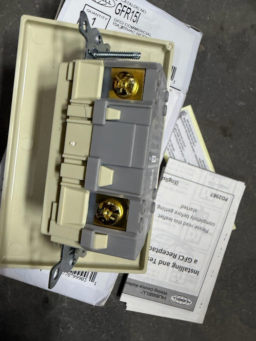 Hubbell GFR15I 15A 125Vac Commercial Ground Fault Receptacle Ivory
