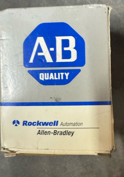NEW ALLEN BRADLEY 700-RM220A1 / 700RM220A1 NIB