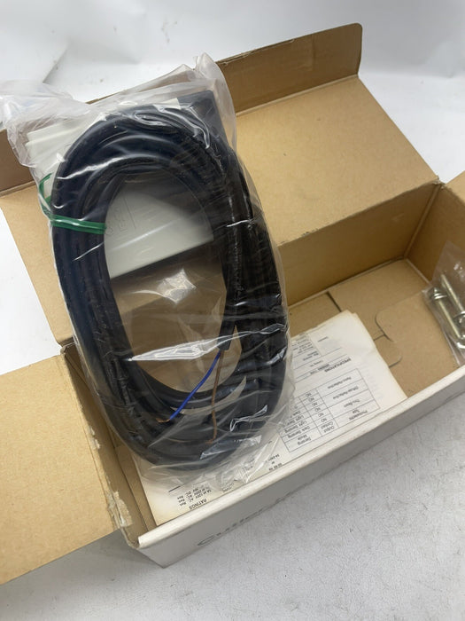 NEW CUTLER HAMMER E64CXX4C PHOTOELECTRIC THRU-BEAM  EMITTER