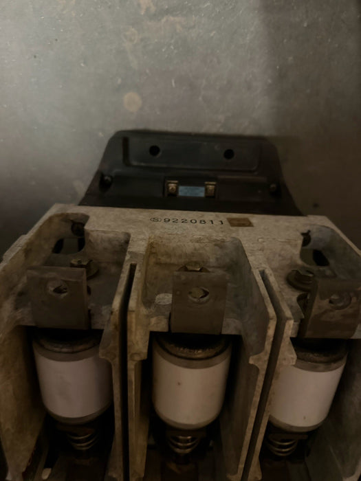 TOSHIBA TYPE CV-1HAU VACUUM CONTACTOR, 100-240 VAC 50/60HZ COIL, 3 POLE