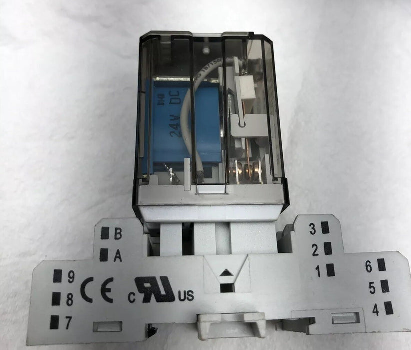 NEW MISSING ONE SCREW CLAMP 700-NH154 BASE WITH 700-HB32Z24 RELAY ALLEN-BRADLEY