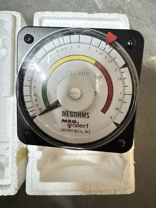Yokogawa DB-40 103111EAEA-7YBF  2500VDC NIB GP7000-2   0-200 Megaohms meter