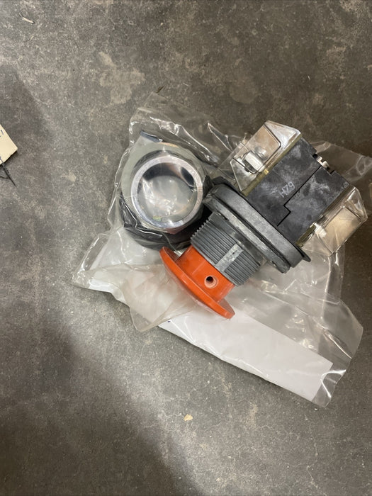 Allen Bradley 800T-D3D2 ORANGE MUSHROOM Push Button 1 NC CONTACT