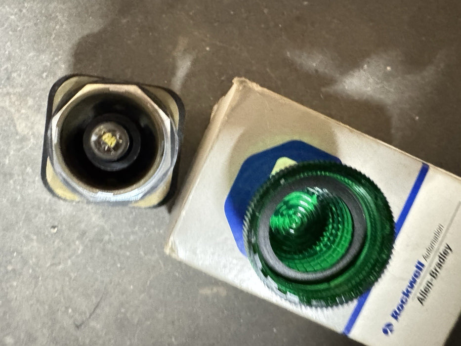 800T-Q20G 800TQ20G NEW IN THE ORIGINAL BOX GREEN PILOT LAMP 240V AC/DC