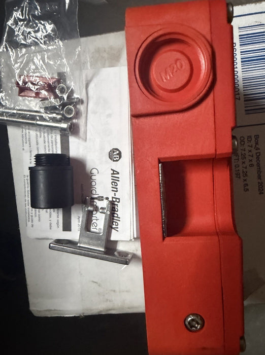 NEW 440G-T27178 GUARDMASTER TLS2-GD2 SAFETY LATCH ALLEN BRADLEY