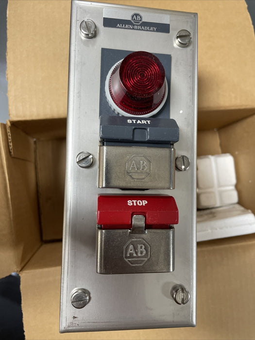 NEW 800H-2HAR4 ALLEN BRADLEY STAINLESS STEEL PUSH BUTTON STATION NIB QTY