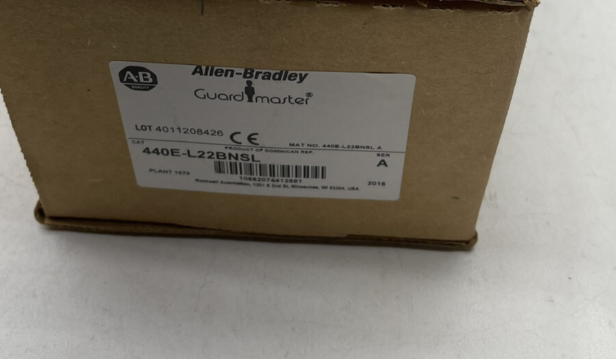 NEW 440E-L22BNSL GUARDMASTER LIFELINE 4 STAINLESS ROPE PULL SWITCH ALLEN BRADLEY
