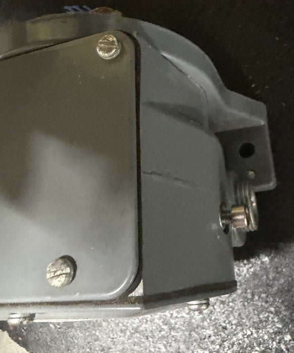 808-J1 NEW  ALLEN BRADLEY  zero speed Switch 15-80 RPM 808 J1 AB 808J1 NNB