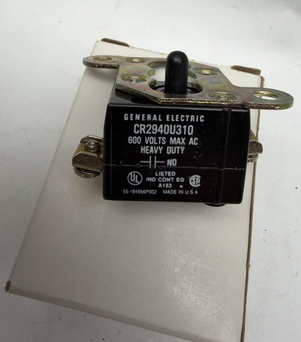 New General Electric GE CR2940U310A Shallow Contact Block Front Mtg NO Auxillary