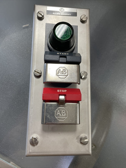 NEW Green 800H-2HAR4 ALLEN BRADLEY STAINLESS STEEL PUSH BUTTON STATION NNB