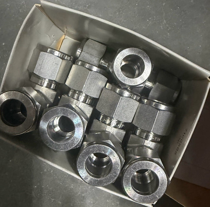 5 CNT BOX HAMLET TEE  1/2"x 1/2"X1/2" Stainless Compression TUBING HAM-LET